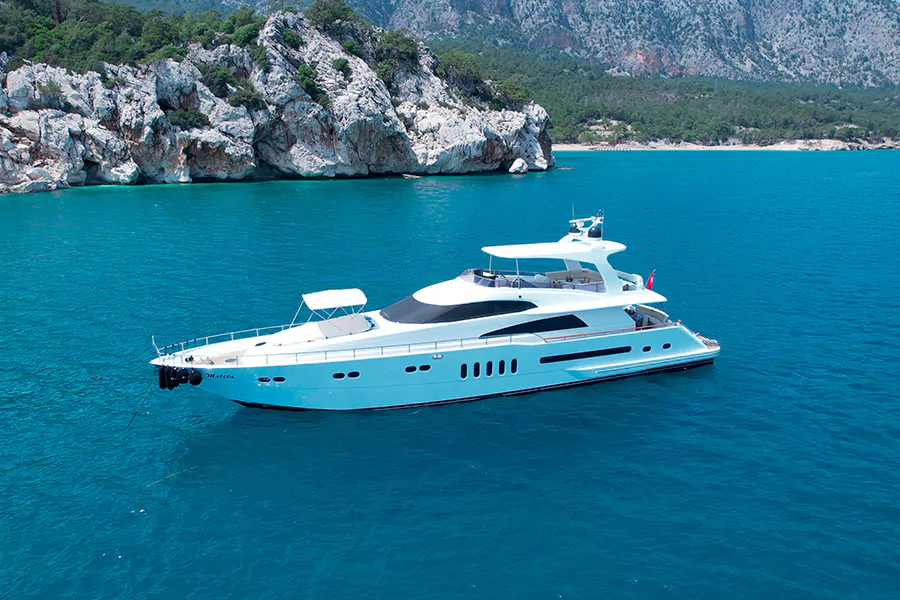 Motoryacht Melita | 30 m | bis zu 12 Personen | mit Kaptain Kopie
