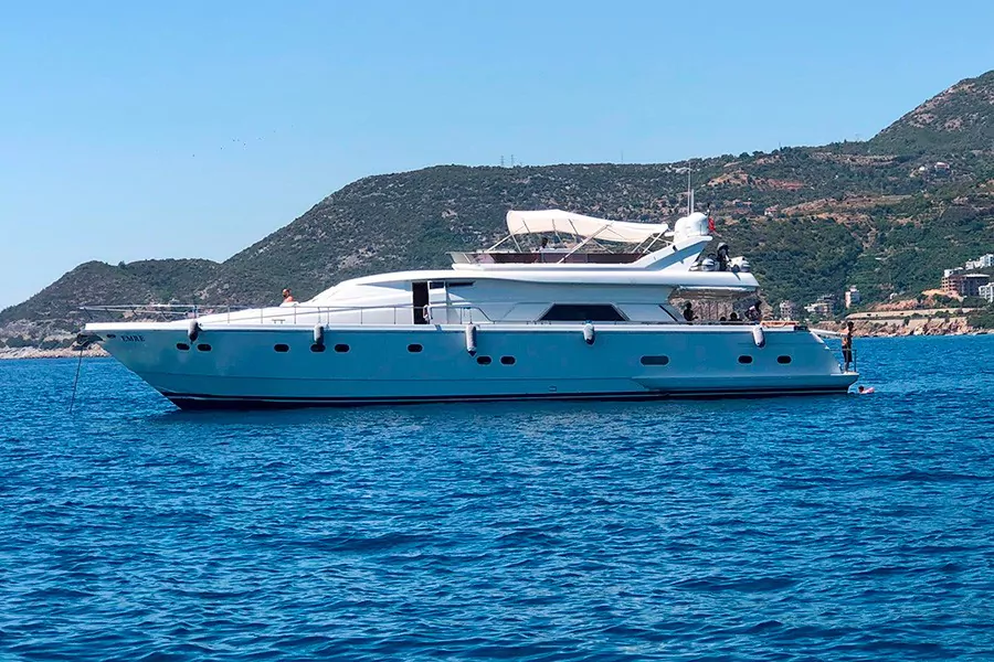 Motoryacht Emre Gülbace | 25 m | bis zu 15 Personen | mit Kaptain Kopie